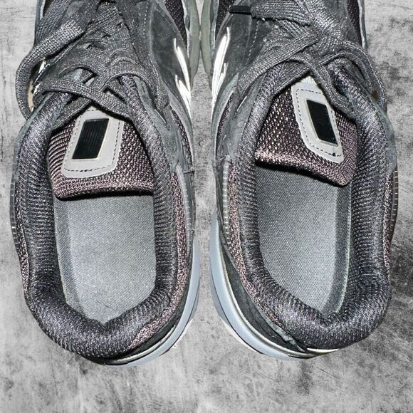 New Balance 990v5 Made in USA Women’s size 10.5 D Shoe Black Running Sneaker - Picture 7 of 9